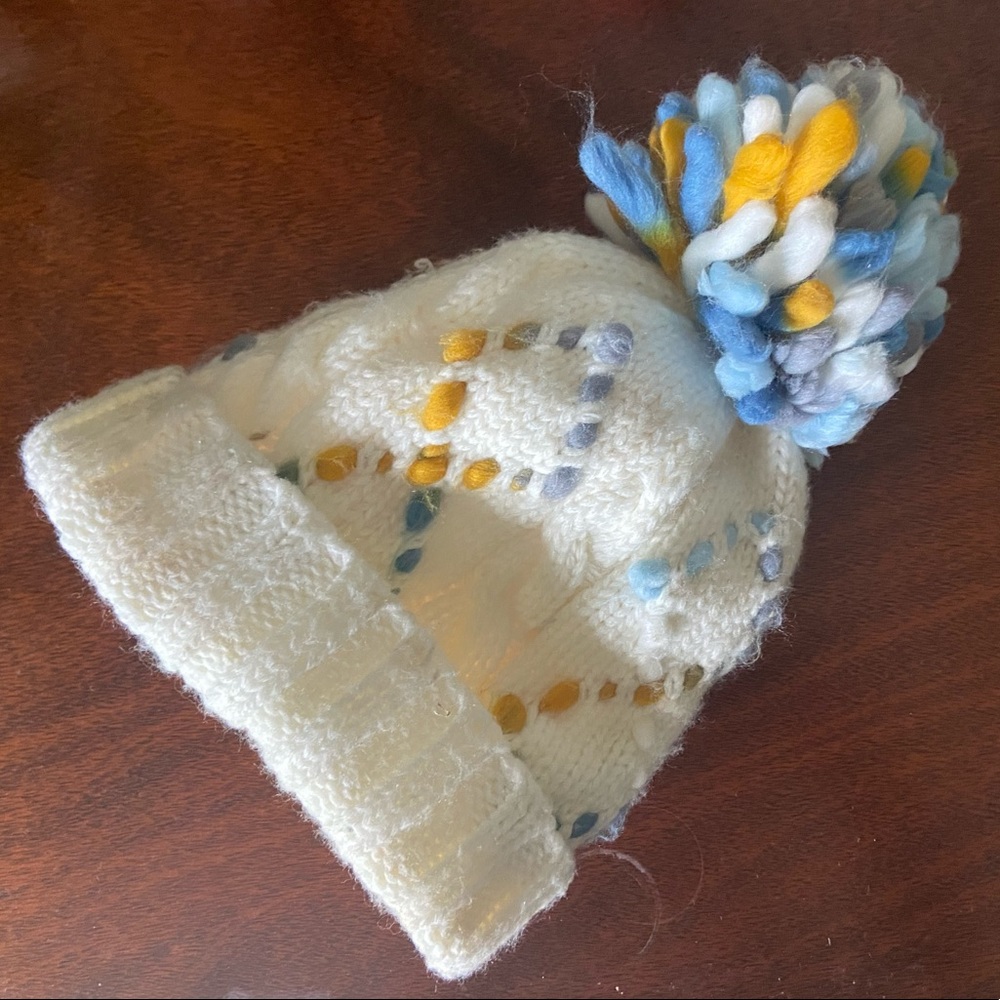 Fuzzy warm beany pompon winter knit hat